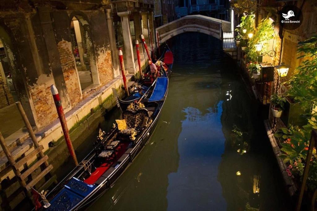 Apartmán Piccola Dimora In Palazzo Storico Benátky Exteriér fotografie